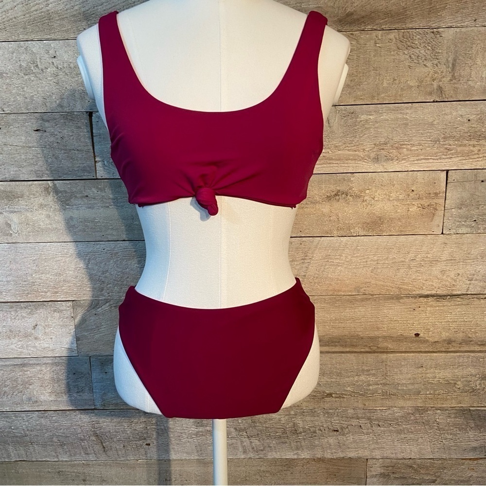 BNWOT Zaful women’s raspberry coloured bikini in size small